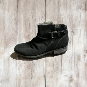 The Earth Avani 2 Billings suede ankle boots